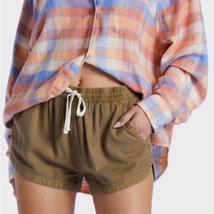 ✨2 for $20✨BILLABONG - Road Trippin Elastic Waist Shorts. Size: S Color: Sage.